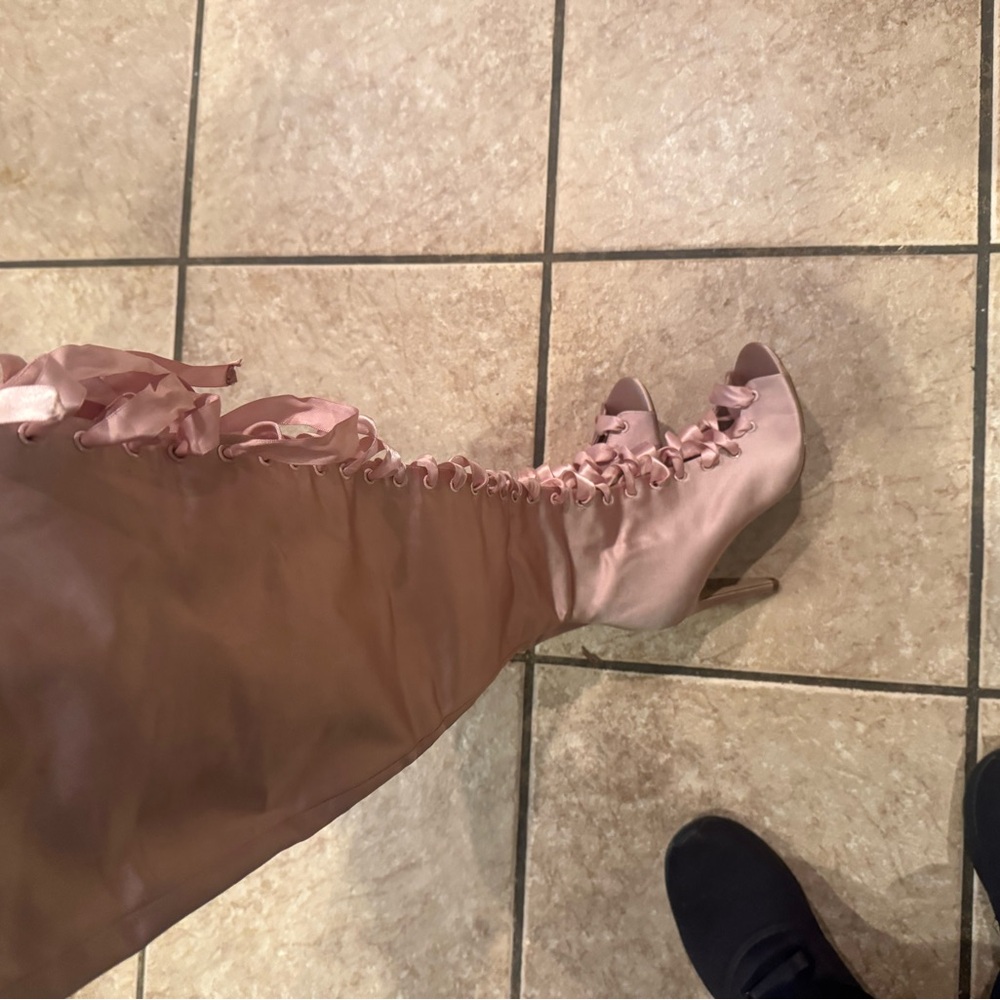 Elegant Pink Satin Lace-Up Knee-High Boots size 8 by Aldo - Picture 14 of 16